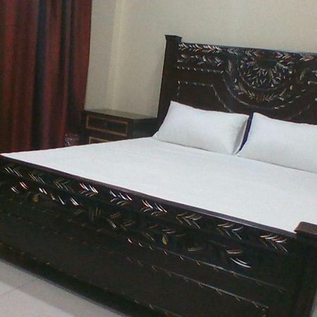 Red Roof Hotel Sahiwal 외부 사진