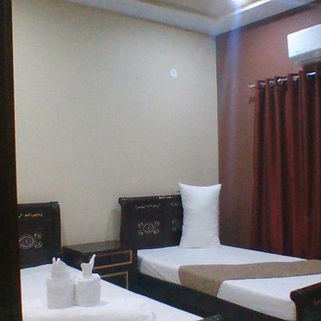 Red Roof Hotel Sahiwal 외부 사진
